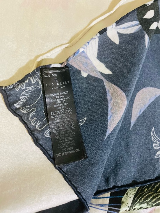 Ted Baker Dyanna Decadence Long Scarf. 

Crafted from 100% silk - Picture 10 of 12